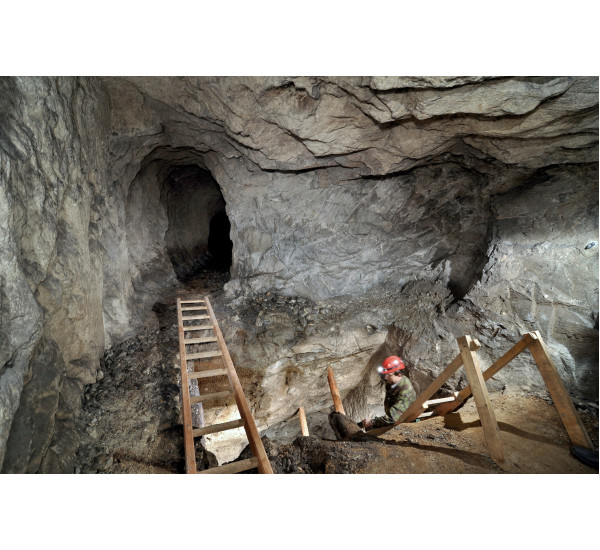 Nad ručne kresaným komínom, Baňa starovšechsvätých / Above the hand-drawn chimney, All Saints Mine