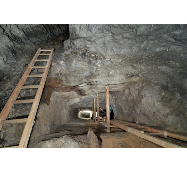 Nad ručne kresaným komínom, Baňa starovšechsvätých / Above the hand-drawn chimney, All Saints Mine