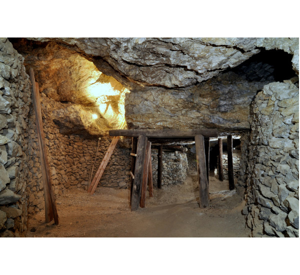 Pod ručne kresaným komínom, Baňa starovšechsvätých / Under the hand-drawn chimney, All Saints Mine